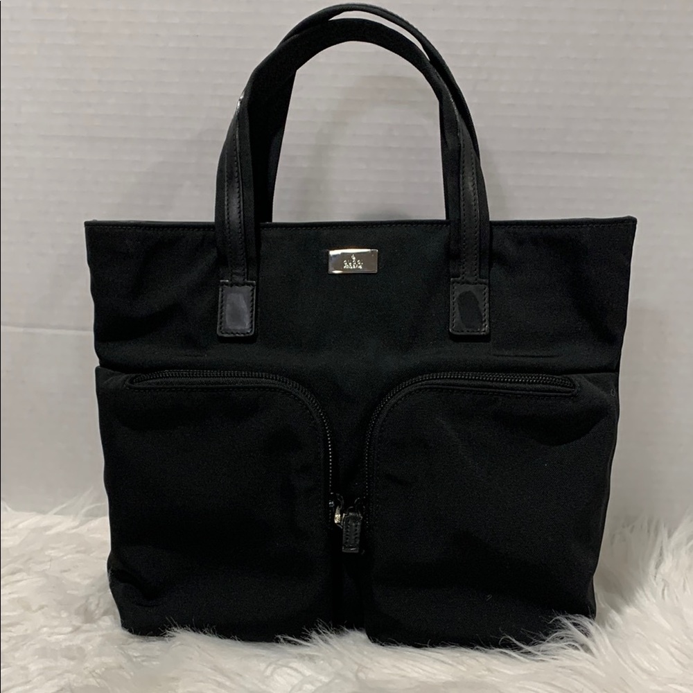 GUCCI Black Hand Bag 2 zip Front Pockets Magnetic Top Closure